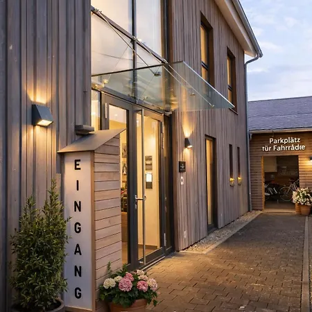 Hotel Hofgut Stefan - Bio, Bodenstaendig, Bodensee Uhldingen-Mühlhofen